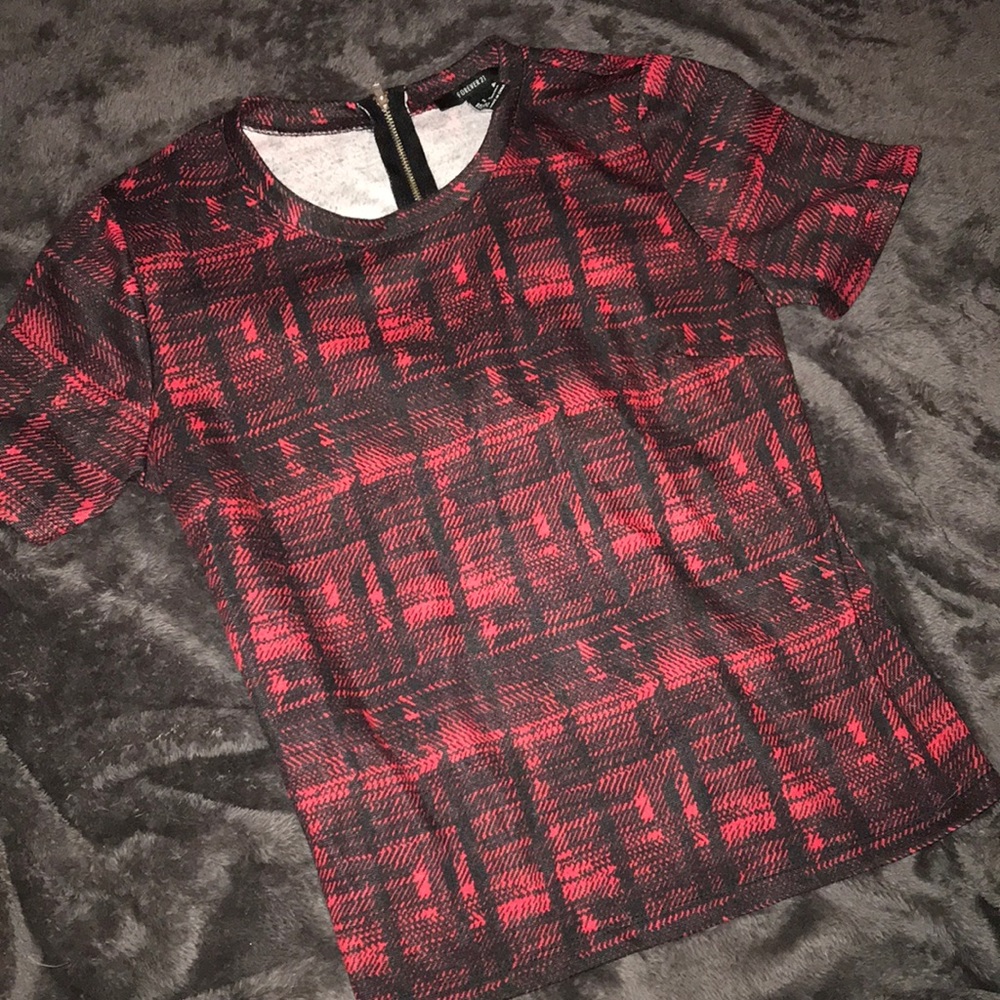 Forever 21 red plaid top in great condition